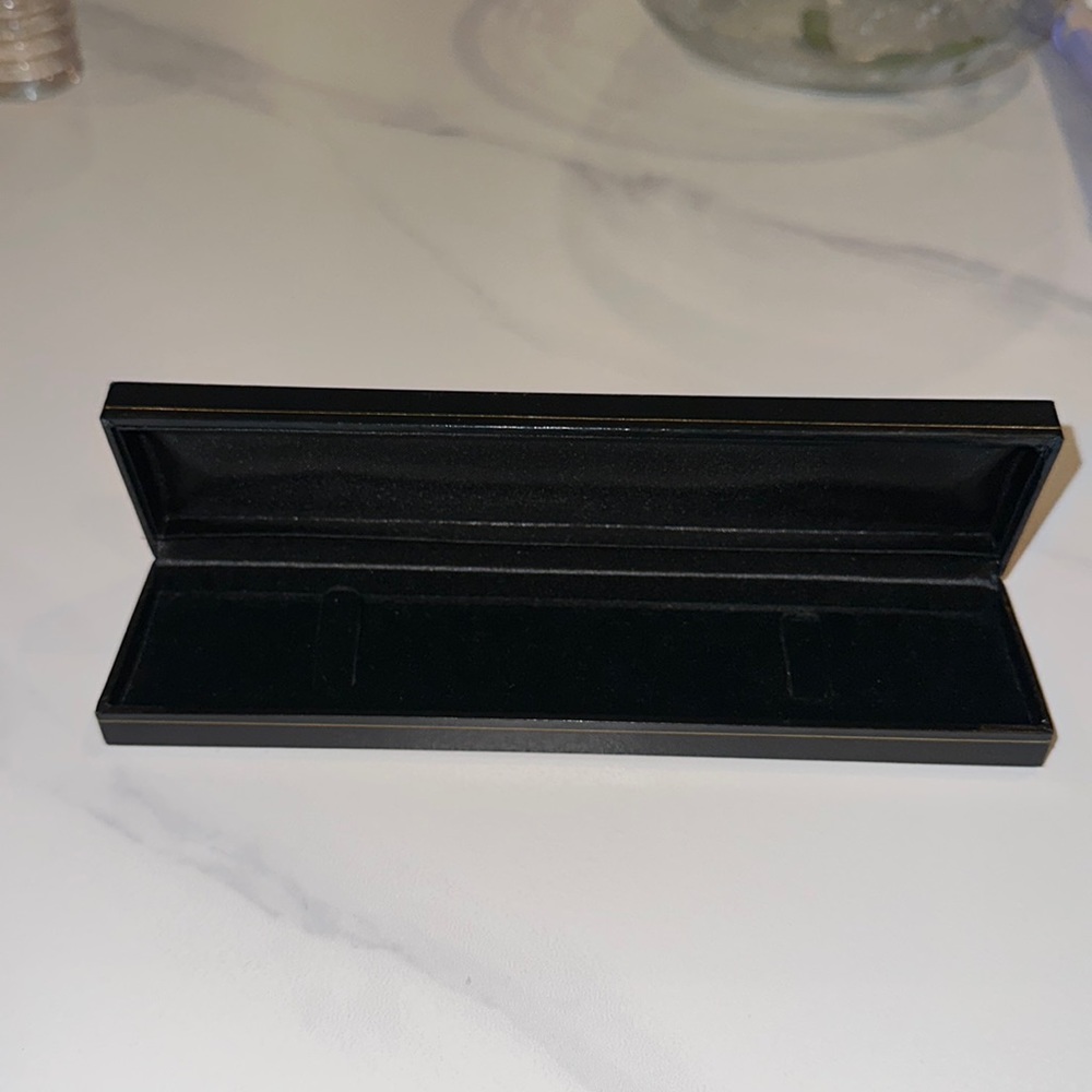 LONG BLACK BRACELET / CHAIN / NECKLACE GIFT BOX JEWELRY GIFT BOX